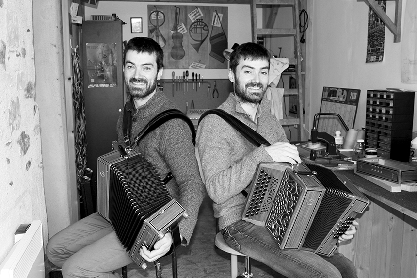 Camille et Clément Guais, dans leur atelier - Nébia Séri